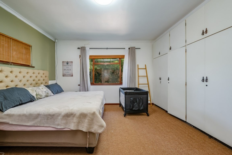 6 Bedroom Property for Sale in Golden Acre Western Cape
